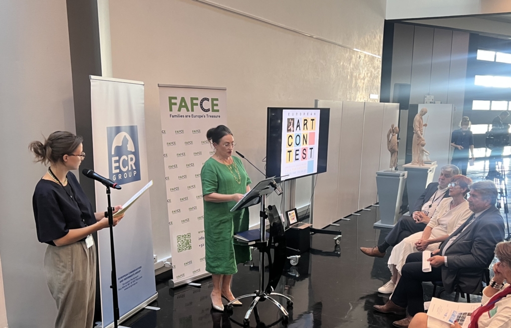 Throwback to the European Art Contest ceremony awards FAFCE